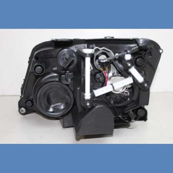 VW Amarok RH Headlamp For Sale in Kenya (2010-2013)