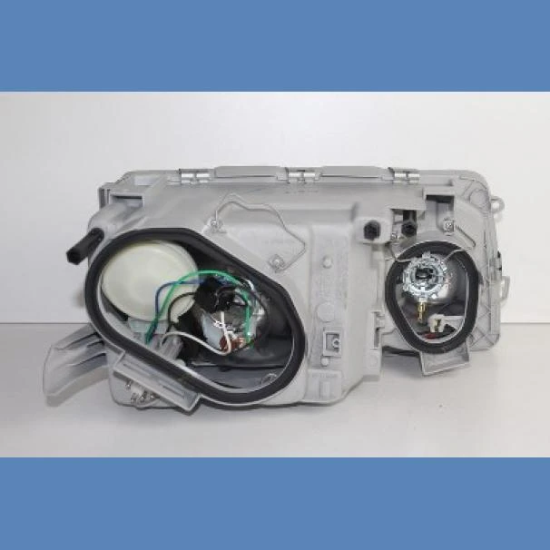 Mercedes-Benz W126 RHS Headlamp For Sale in Kenya (1982-1996)