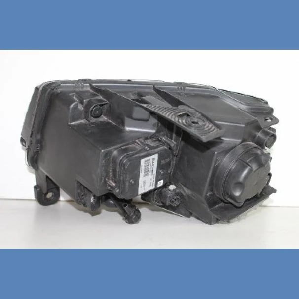 Jeep Grand Cherokee WK2 RH Headlamp Facelift For Sale in Kenya (2014)