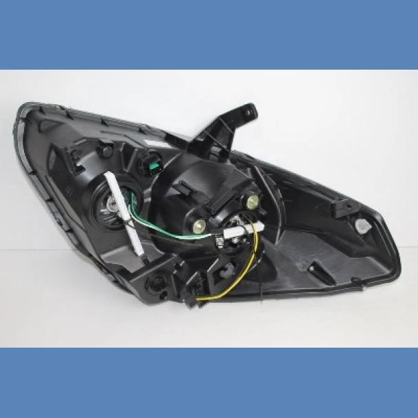 Hyundai H1 RF Headlight For Sale in Kenya