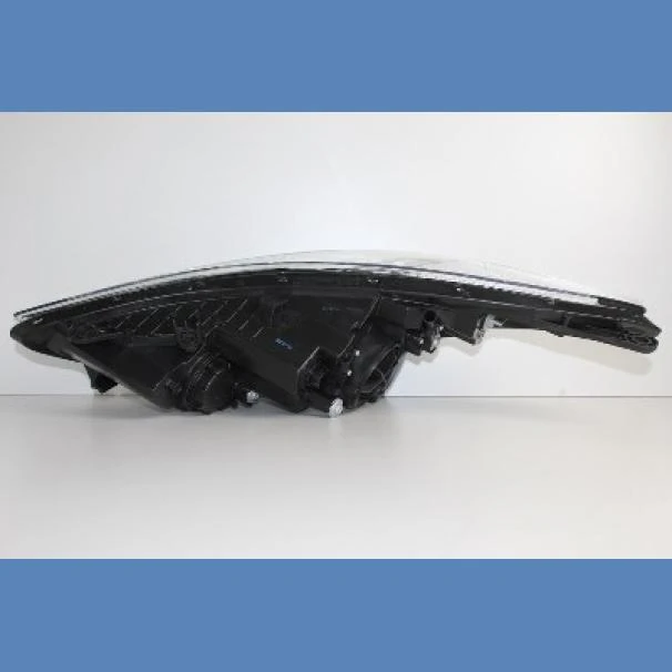 Hyundai Elantra J7 Headlamp RF For Sale in Kenya