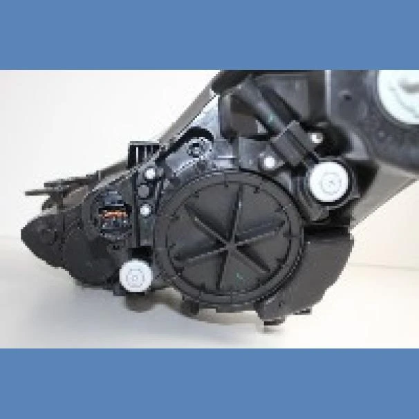 Hyundai Elantra J7 Headlamp RF For Sale in Kenya