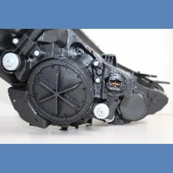 Hyundai Elantra J7 LF Headlamp For Sale in Kenya