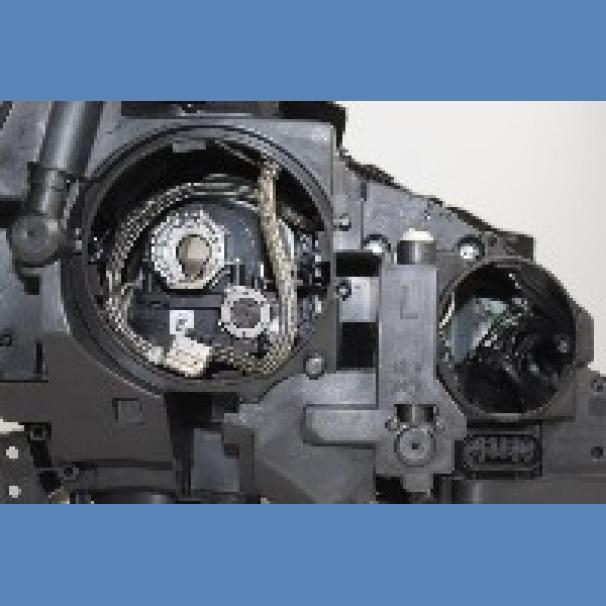 Mercedes-Benz W205 LF Single Xenon Headlight For Sale in Kenya