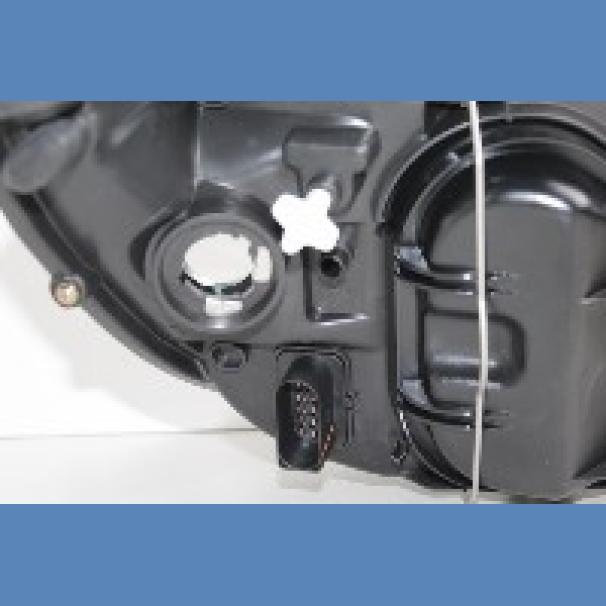 Mercedes Sprinter W904 Headlight For Sale in Kenya (2003)