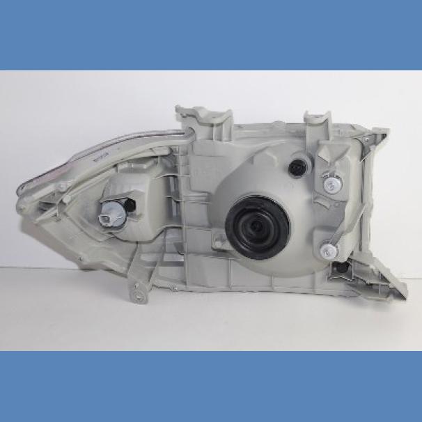 2015 Toyota Land Cruiser Left-Hand Side Headlight for Sale in Kenya