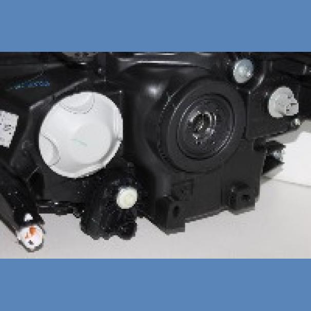 Toyota Fortuner 2016–2017 Right Front (RH) LED Headlight for Sale in Kenya