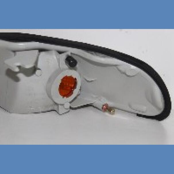 MAZDA 626  Front Corner Lamp - Right Hand Side 