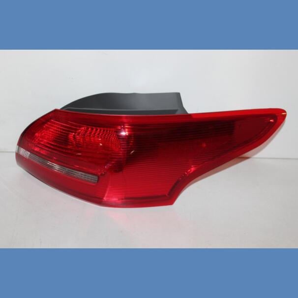 FORD FOCUS 2018 OUTER TAIL LAMP RH For Sale in Kenya