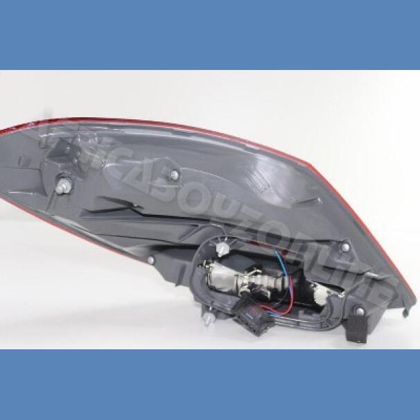 Mercedes-Benz W205 Taillight For Sale in Kenya - Right (2014-2018)