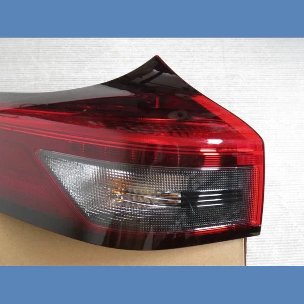 NISSAN X-TRAIL TAIL LAMP For Sale in Kenya