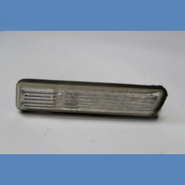 BMW E46 MARKER LAMP CRYSTAL RIGHT FRONT For Sale in Kenya